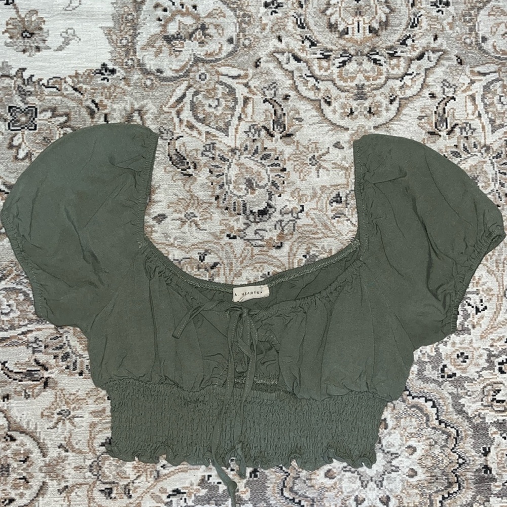 LA Hearts Keyhole Crop Top💚
